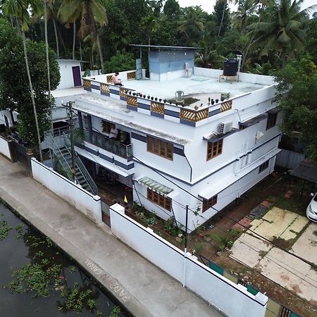Paddy N Canal Homestay Alappuzha Exteriör bild