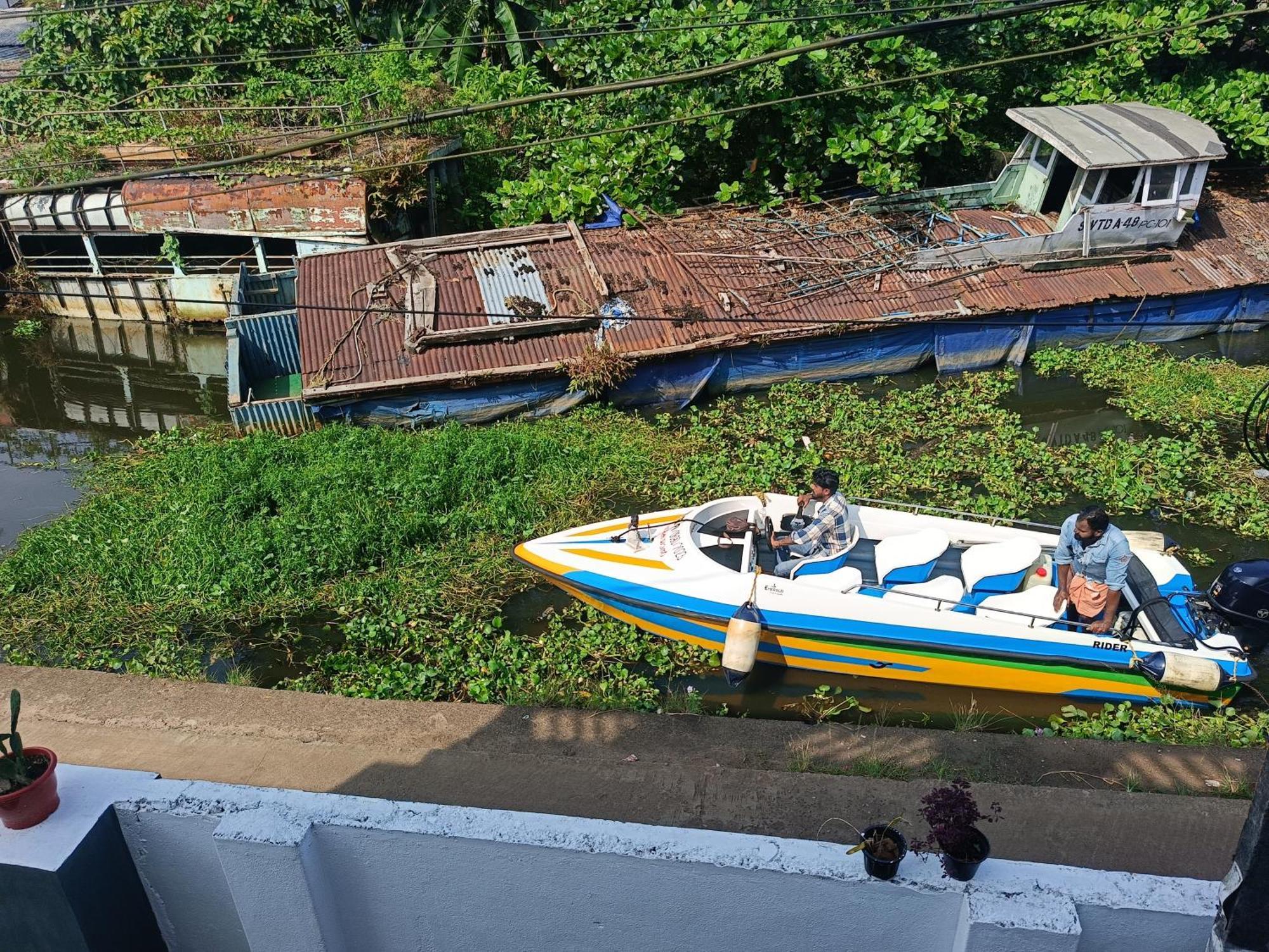 Paddy N Canal Homestay Alappuzha Exteriör bild
