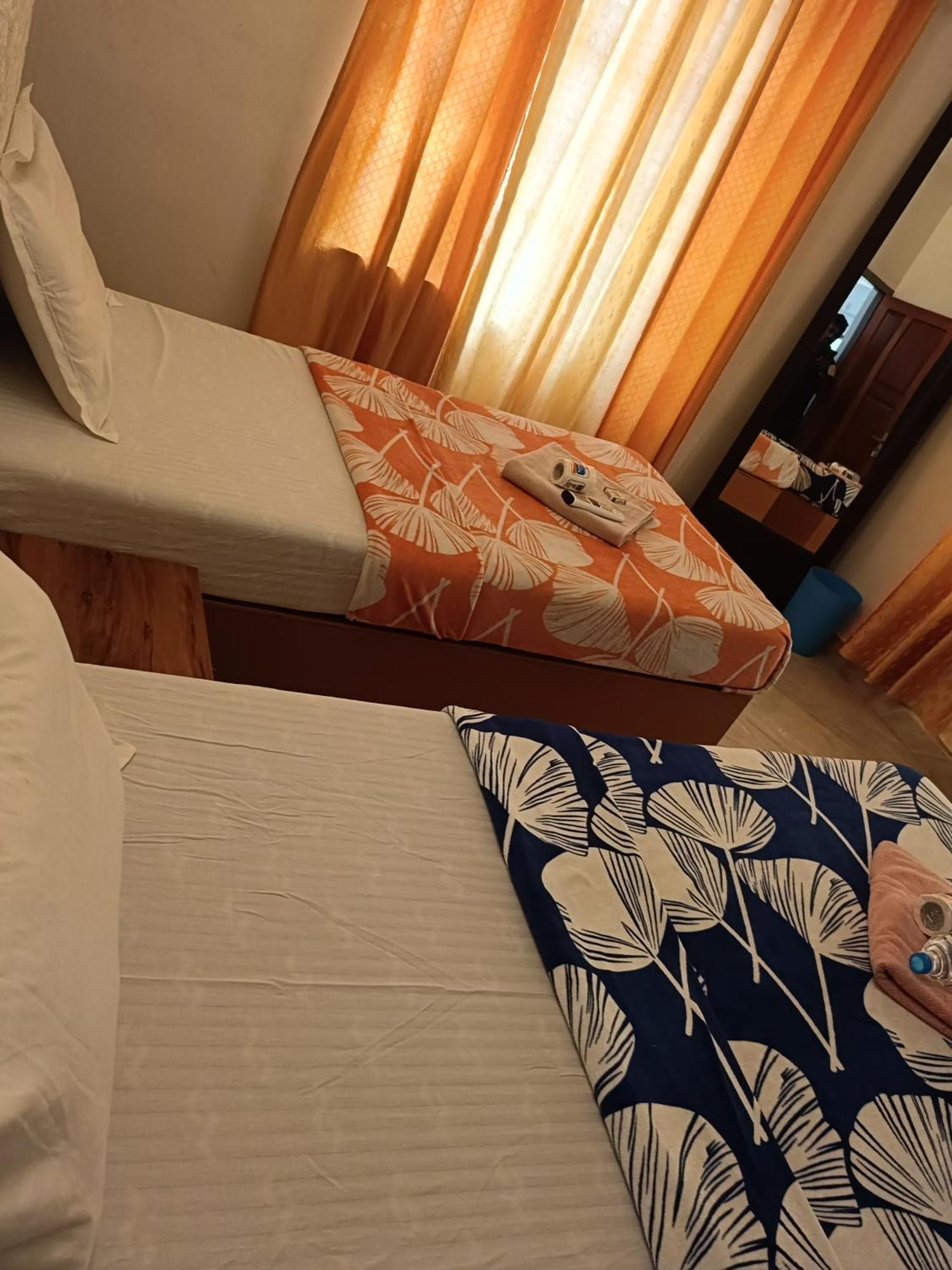 Paddy N Canal Homestay Alappuzha Exteriör bild