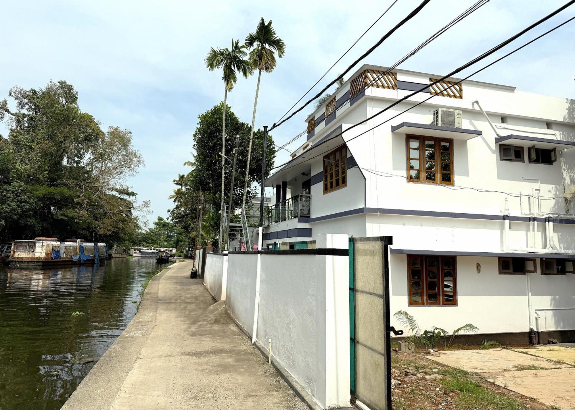 Paddy N Canal Homestay Alappuzha Exteriör bild